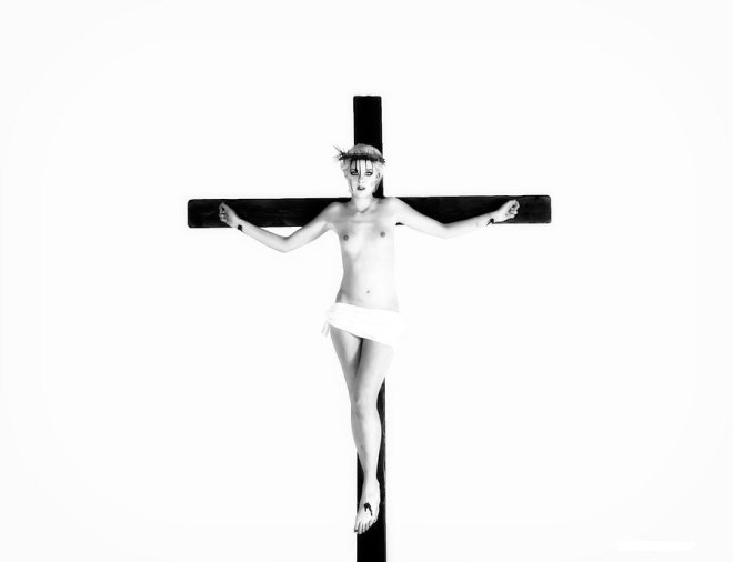 crucifiction-in-light-ramon-martinez